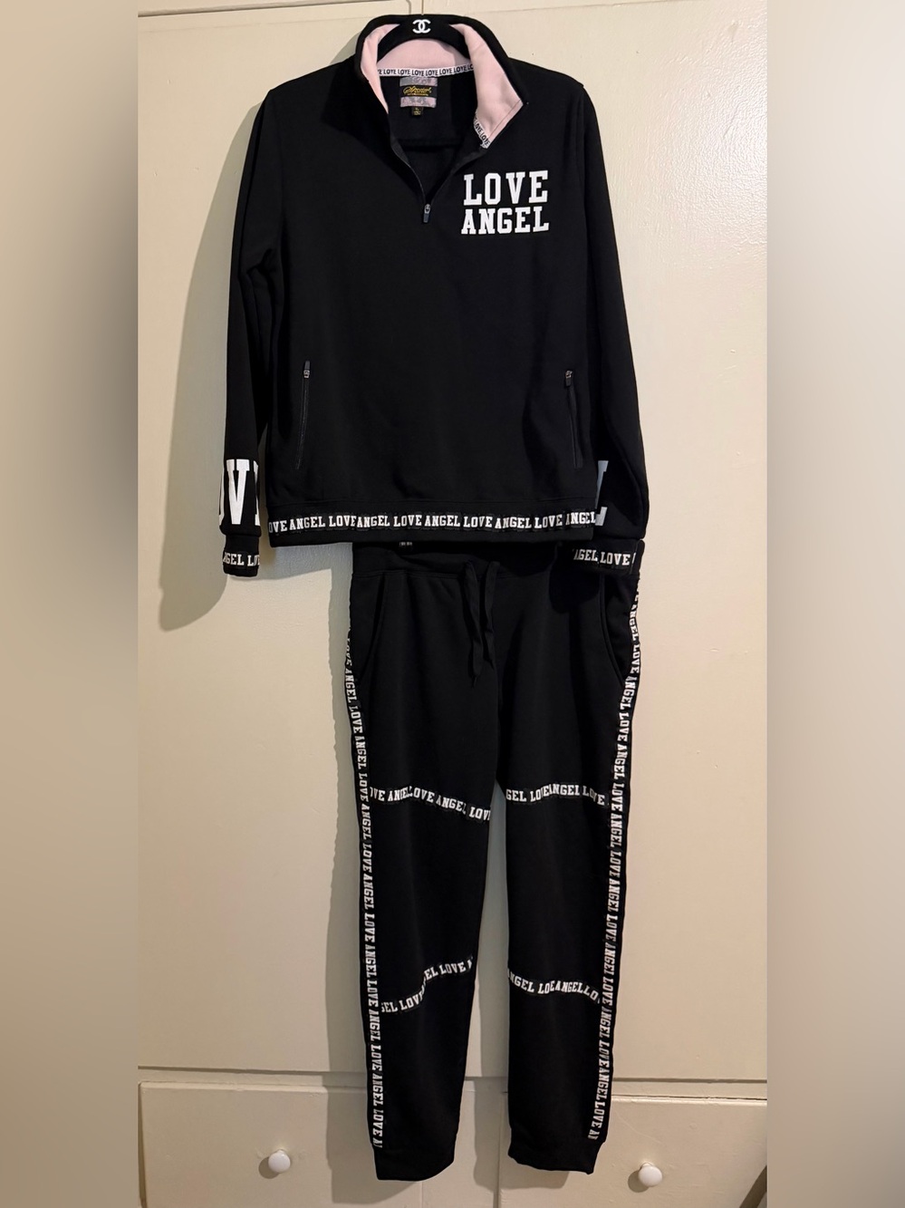 New Black Quarter-Zip pullover Sweatshirt with Pink Lining